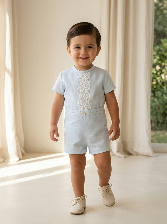 Conjunto camisa y short azul bebé con puntilla
