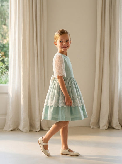 Vestido lino verde agua y tul bordado