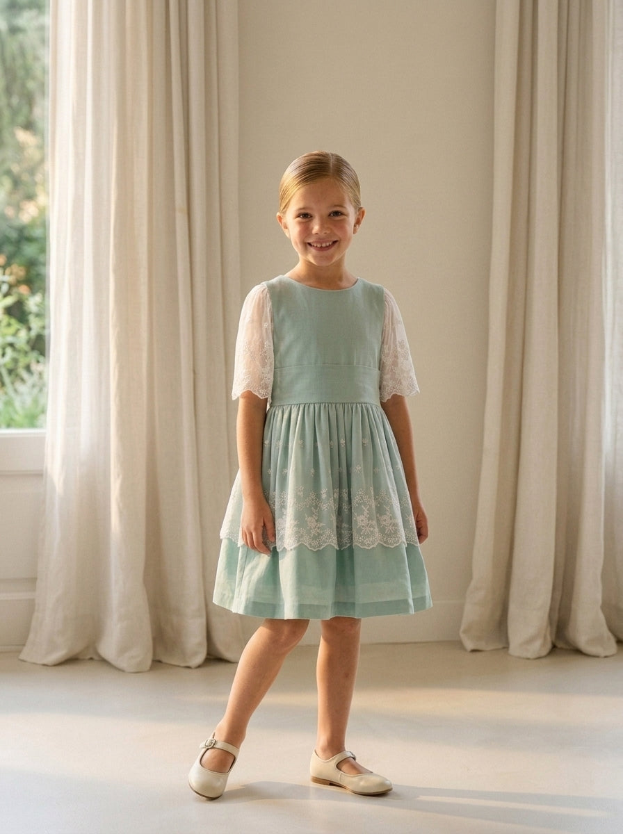 Vestido lino verde agua y tul bordado
