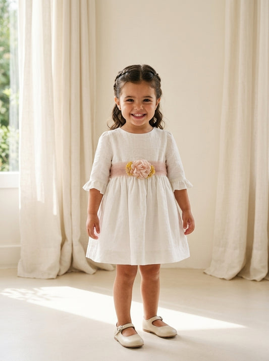 Vestido bambula blanco y fajin rosa