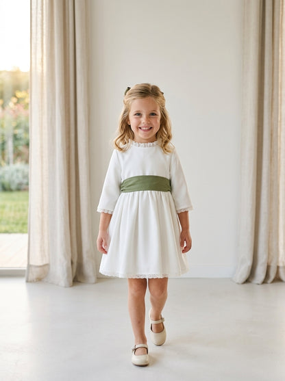 Vestido blanco con puntillas