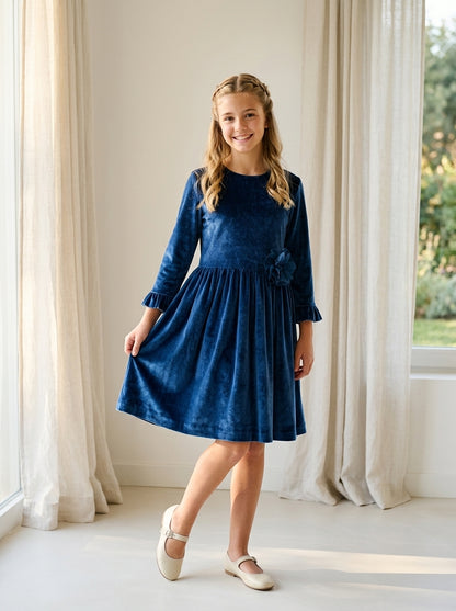 Vestido terciopelo azul marino con roseton