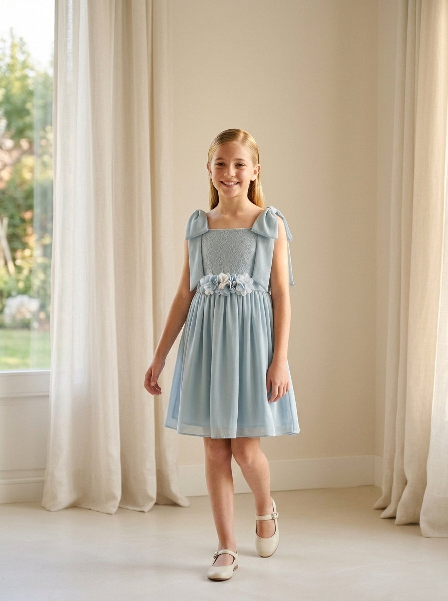 Vestido tirantes azul y cuerpo encaje