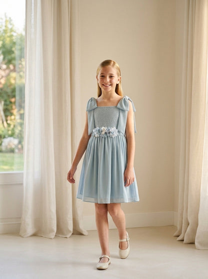 Vestido tirantes azul y cuerpo encaje