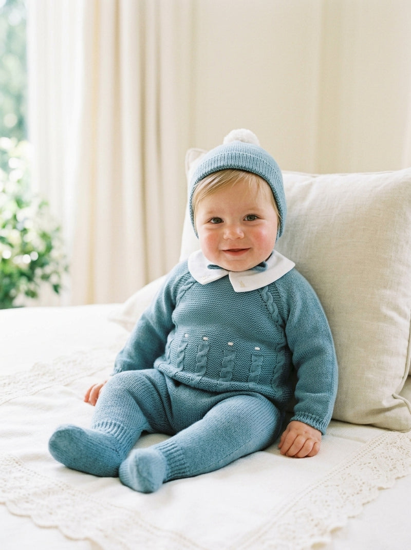 Jubon y polaina verde musgo con cuello blanco y gorrito