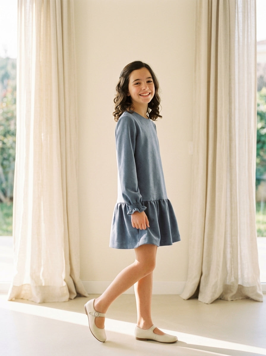 Vestido azul con cuello cuadros desmontable