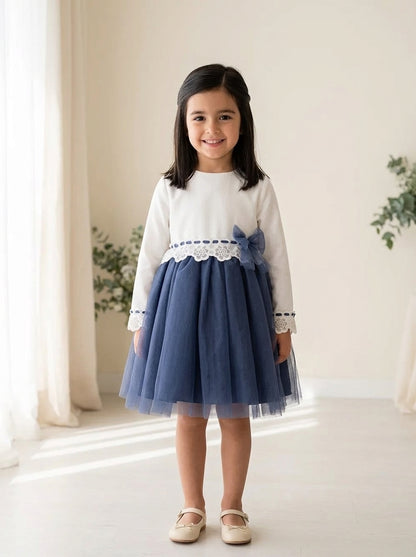 Vestido tul beig y azul marino con lazo