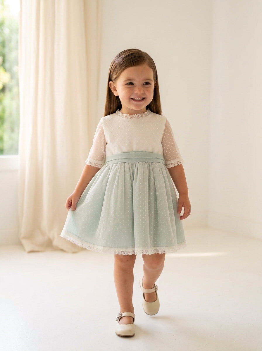 Vestido tul de plumeti y fajin e interior lino
