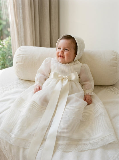 Faldón organza con lorzas y puntillas y capota