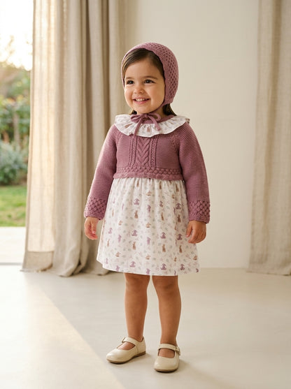 Vestido malva estampado conejitos y capota