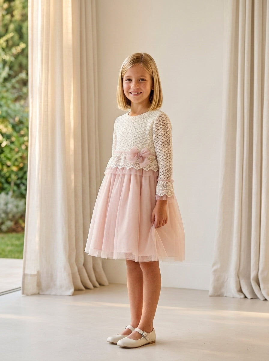 Vestido cuerpo beig y falda de tul rosa empolvado