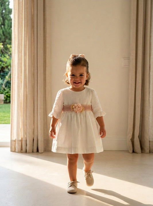 Vestido bambula blanco y fajin rosa