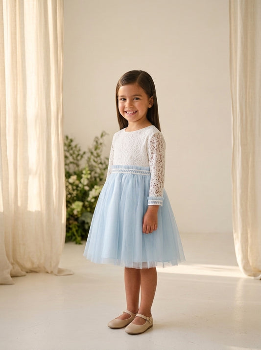 Vestido encaje blanco y falda tul celeste