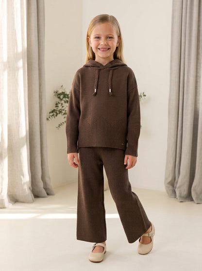 Conjunto jersey marrón con capucha y pantalón punto