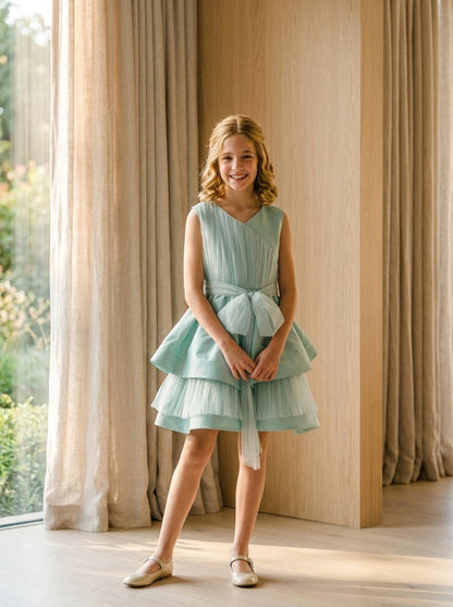 Vestido tafetan verde agua y tul con drapeado y fajin de tul