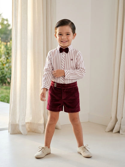 Conjunto camisa rayas granate y short terciopelo granate con pajarita