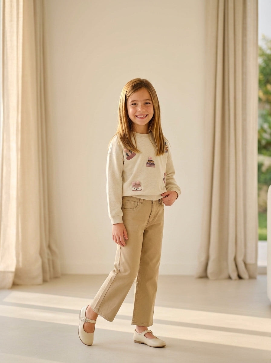 Pantalon marrón con bolsillos con ondas