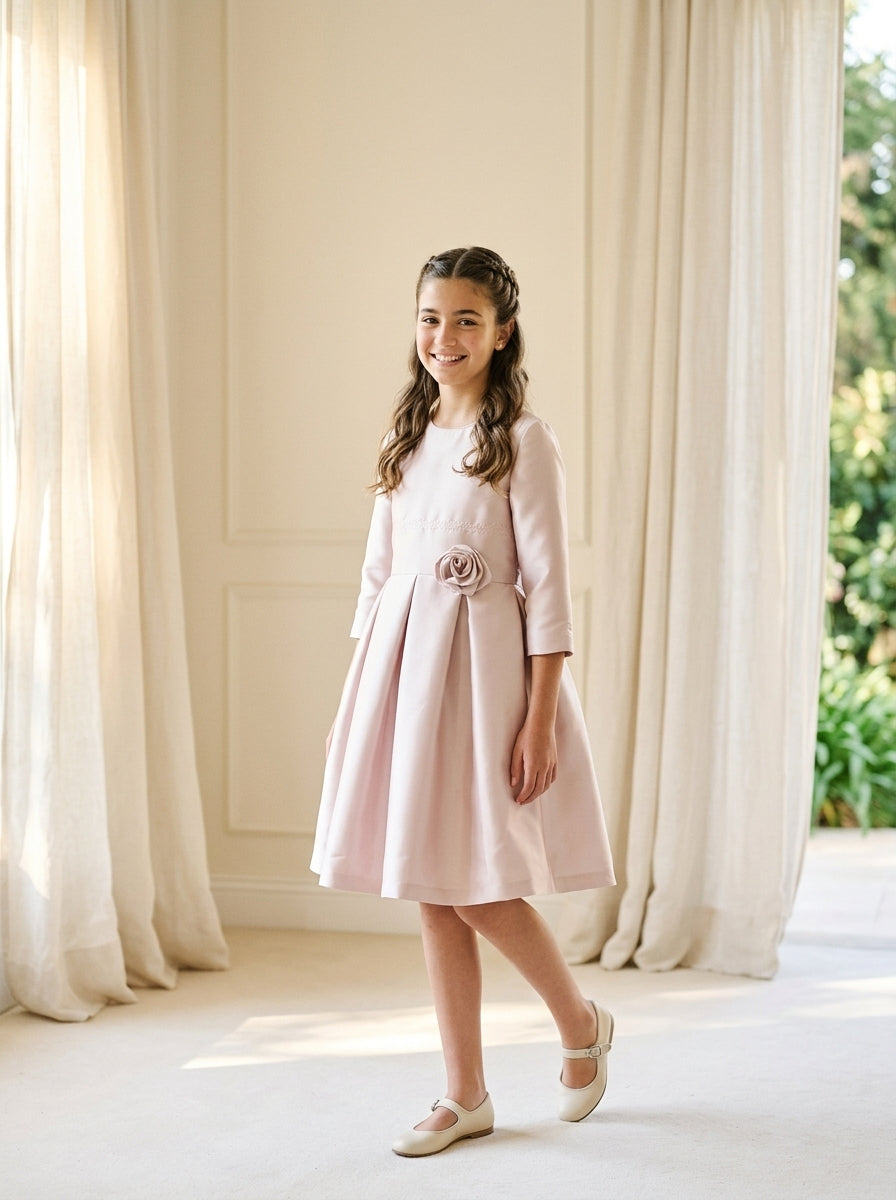 Vestido mikado rosa empolvado manga francesa
