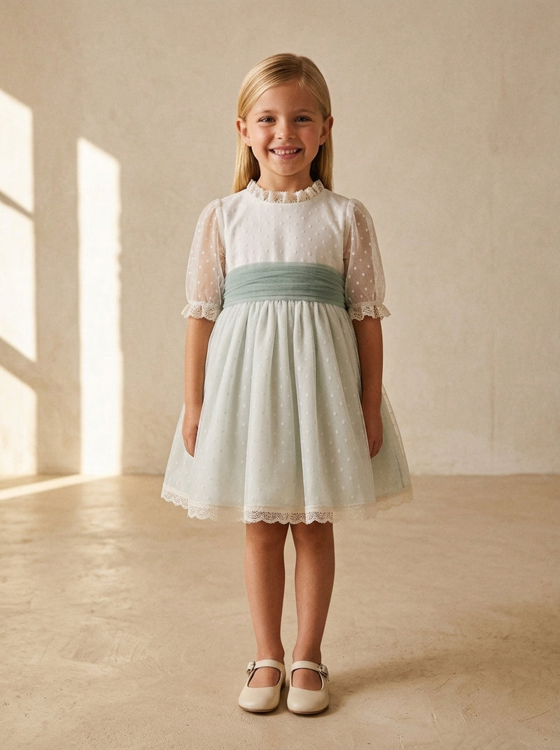 Vestido tul verde manga francesa