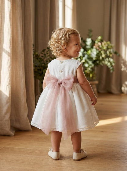 Vestido tul de plumeti con fajin rosa