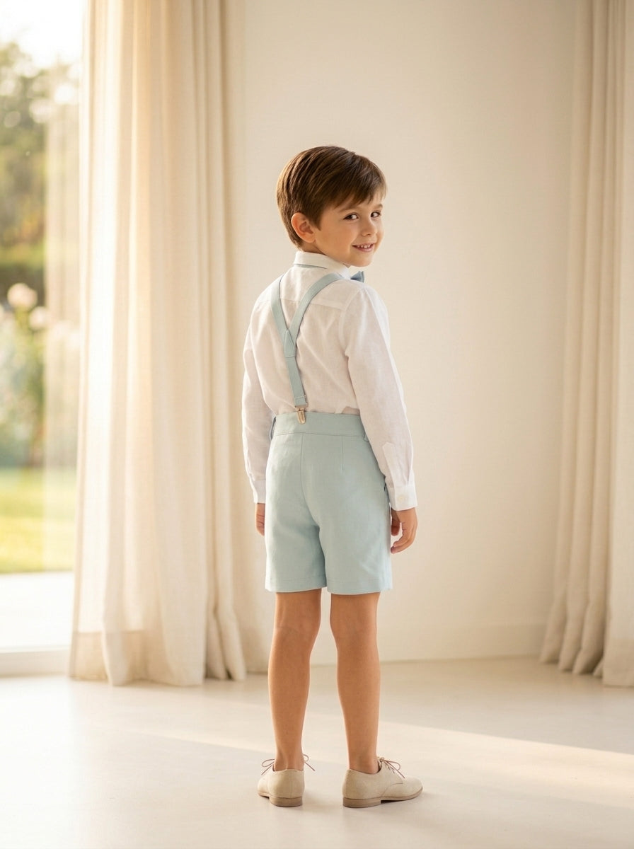 Conjunto camisa lino, short, tirantes y pajarita verde