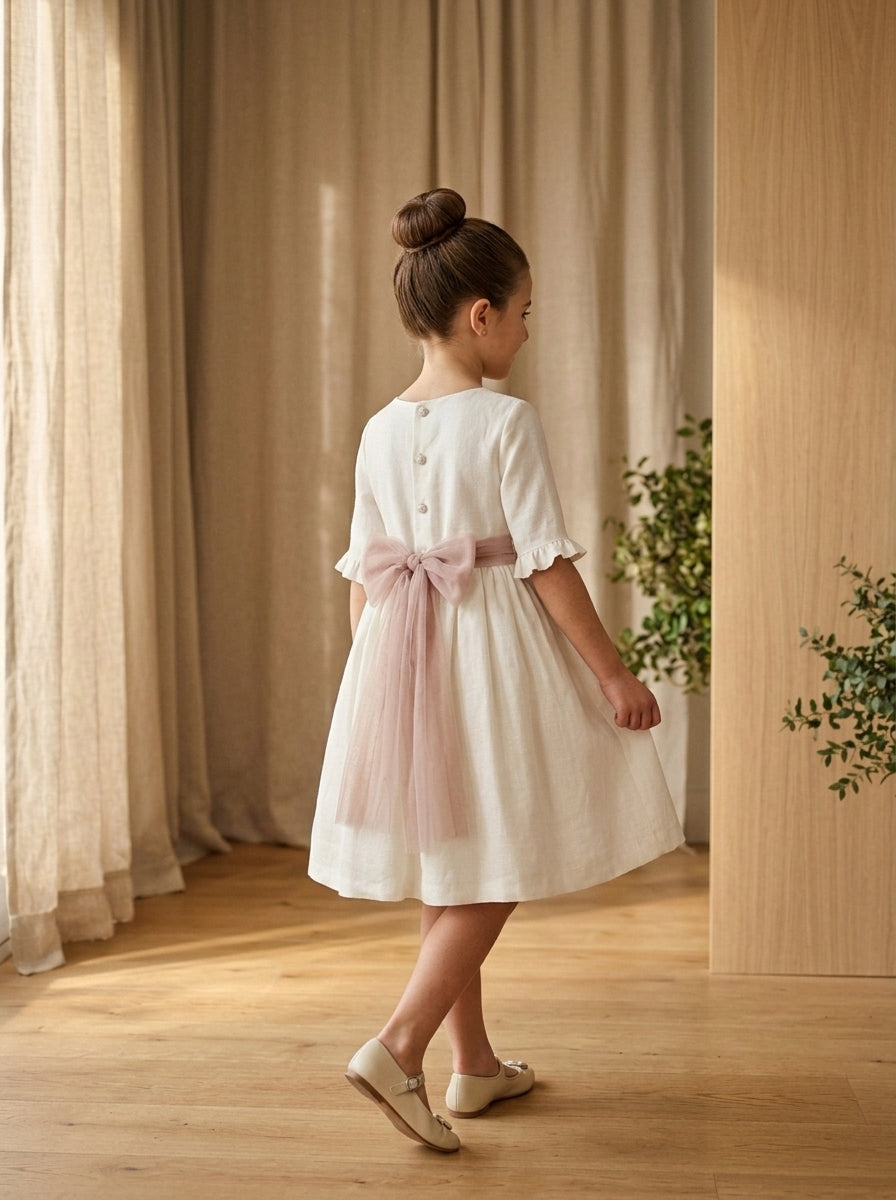 Vestido lino beig manga francesa y fajin azul empolvado
