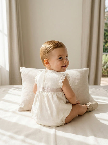 Pelele organza beige bordada cinta de raso tostada