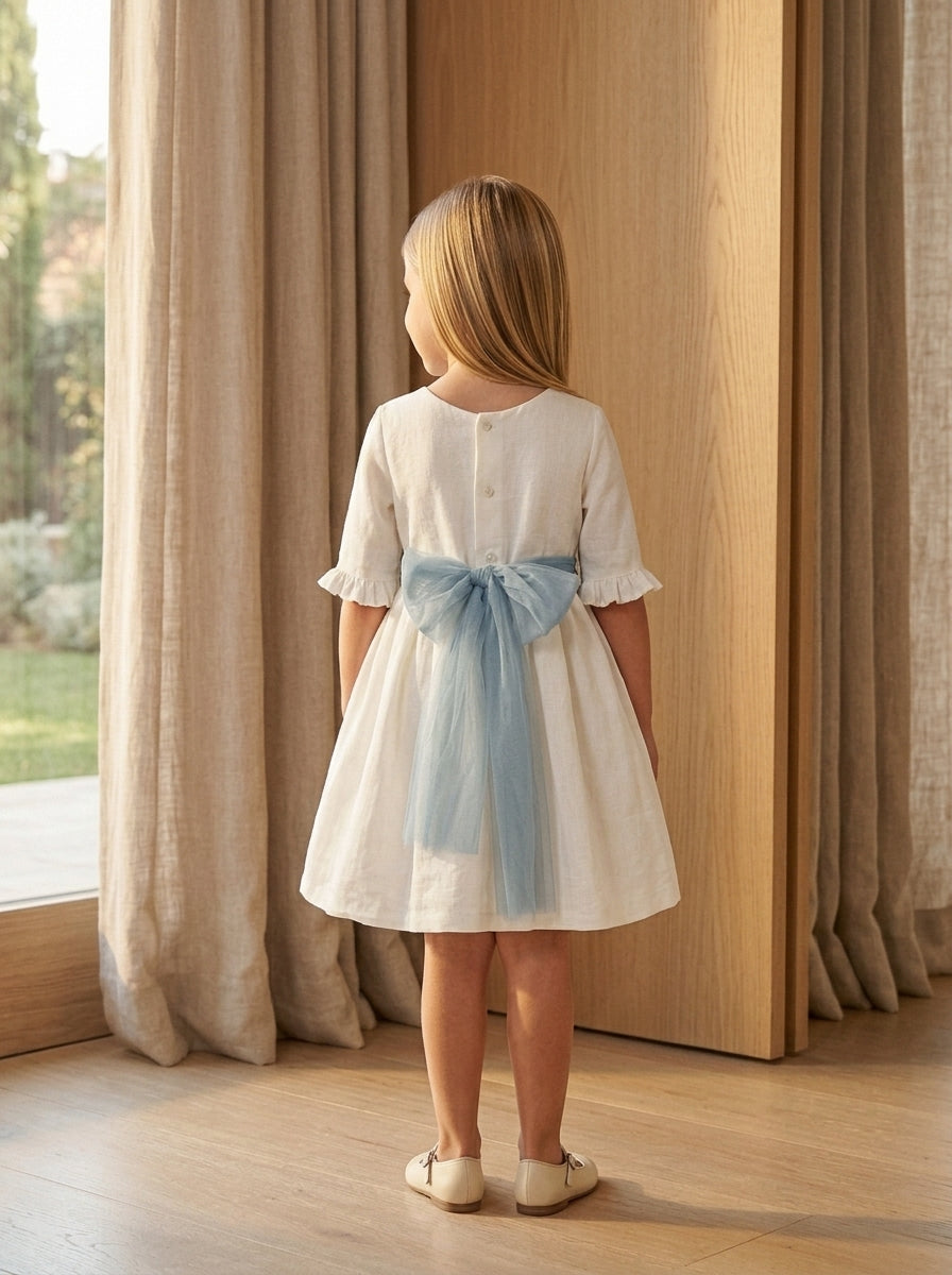 Vestido lino beig manga francesa y fajin azul empolvado