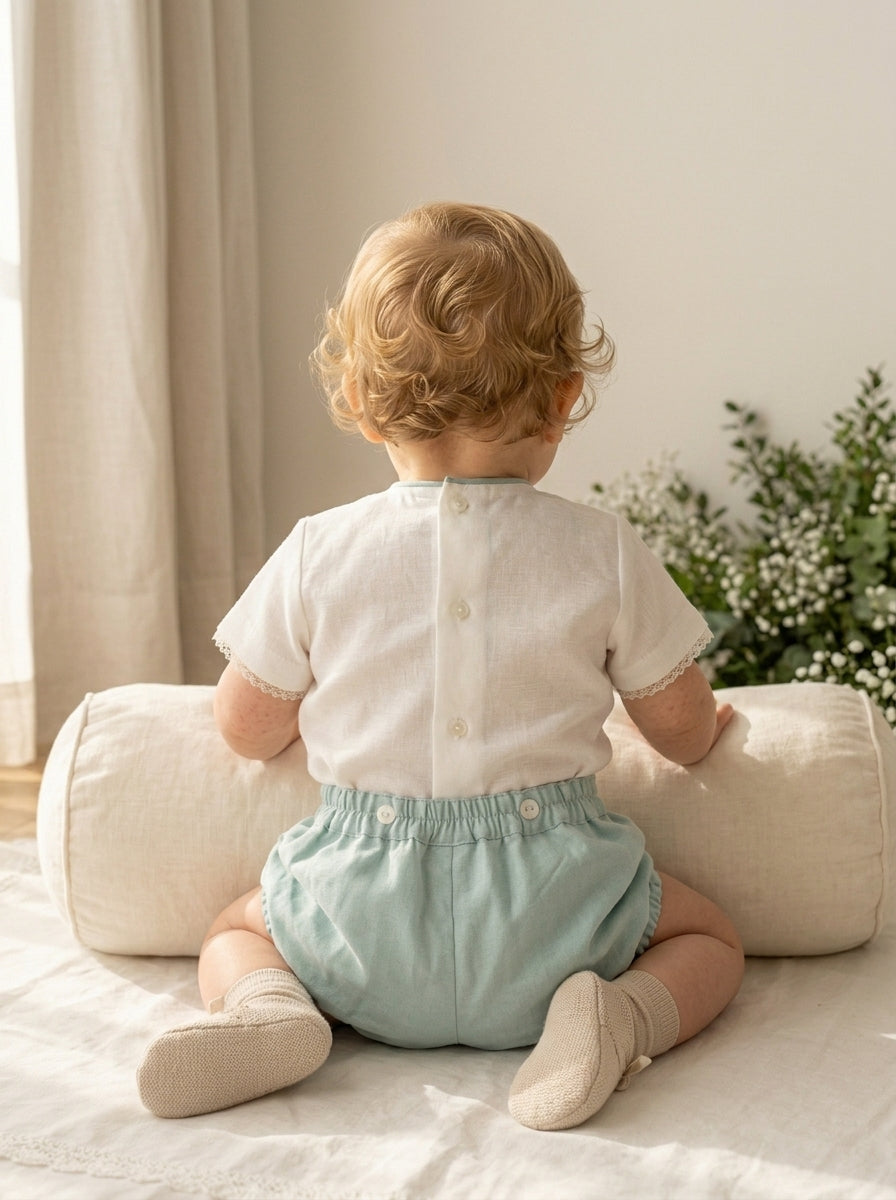 Conjunto camisa beig y bombacho lino verde empolvado