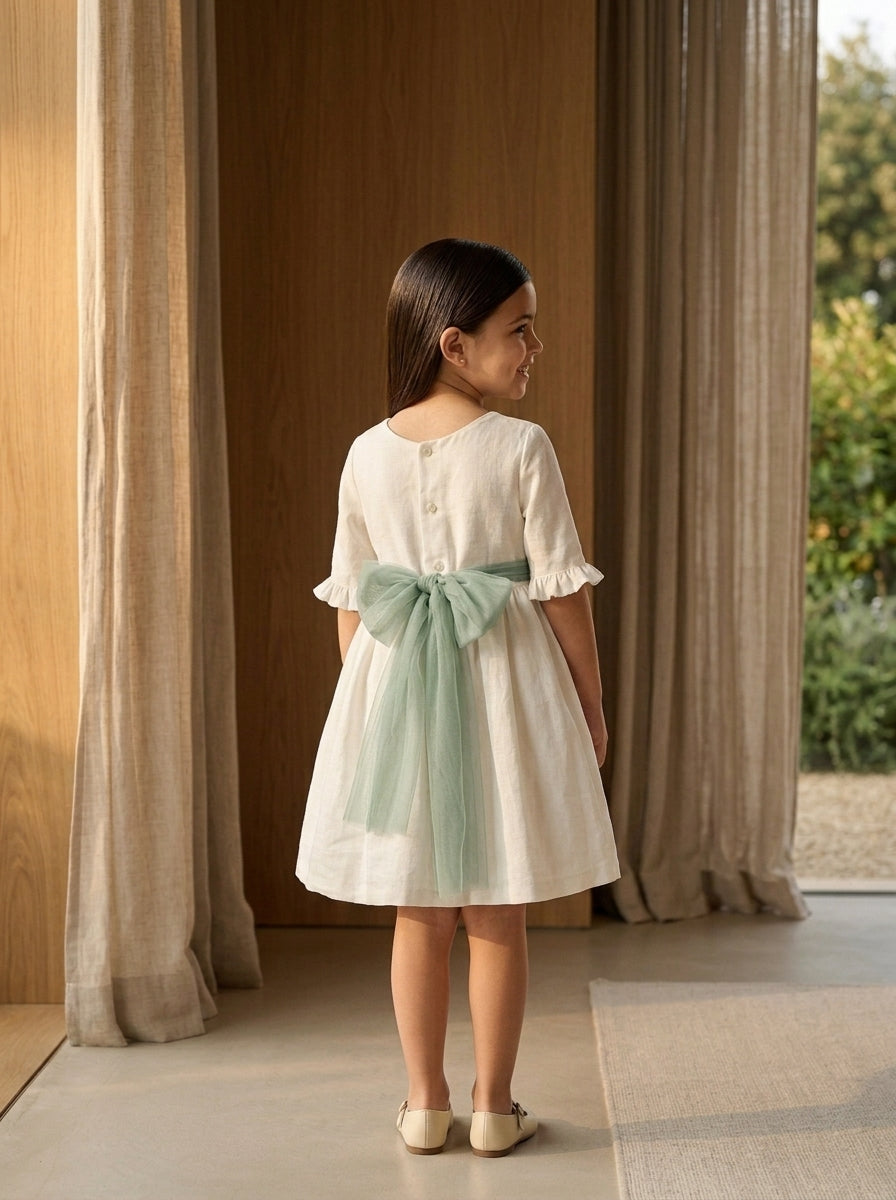 Vestido lino beig manga francesa y fajin azul empolvado