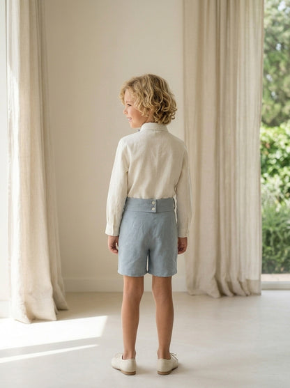 Conjunto camisa lino beig, short azul oceano con fajin y pajarita
