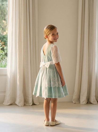 Vestido lino verde agua y tul bordado