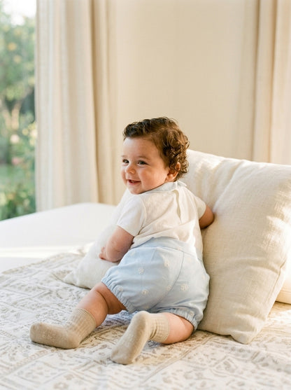 Conjunto camisa tul beig y bombacho celeste