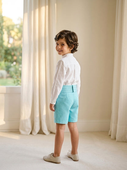 Conjunto camisa blanca y short verde con fajin