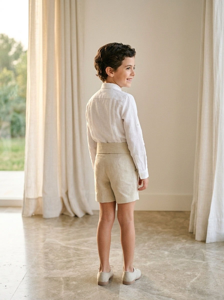 Conjunto camisa, short beig, fajin y pajarita