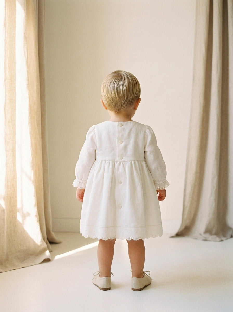 Vestido lino manga larga con detalles tul bordado con capota