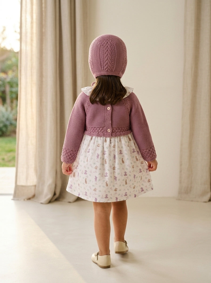 Vestido malva estampado conejitos y capota