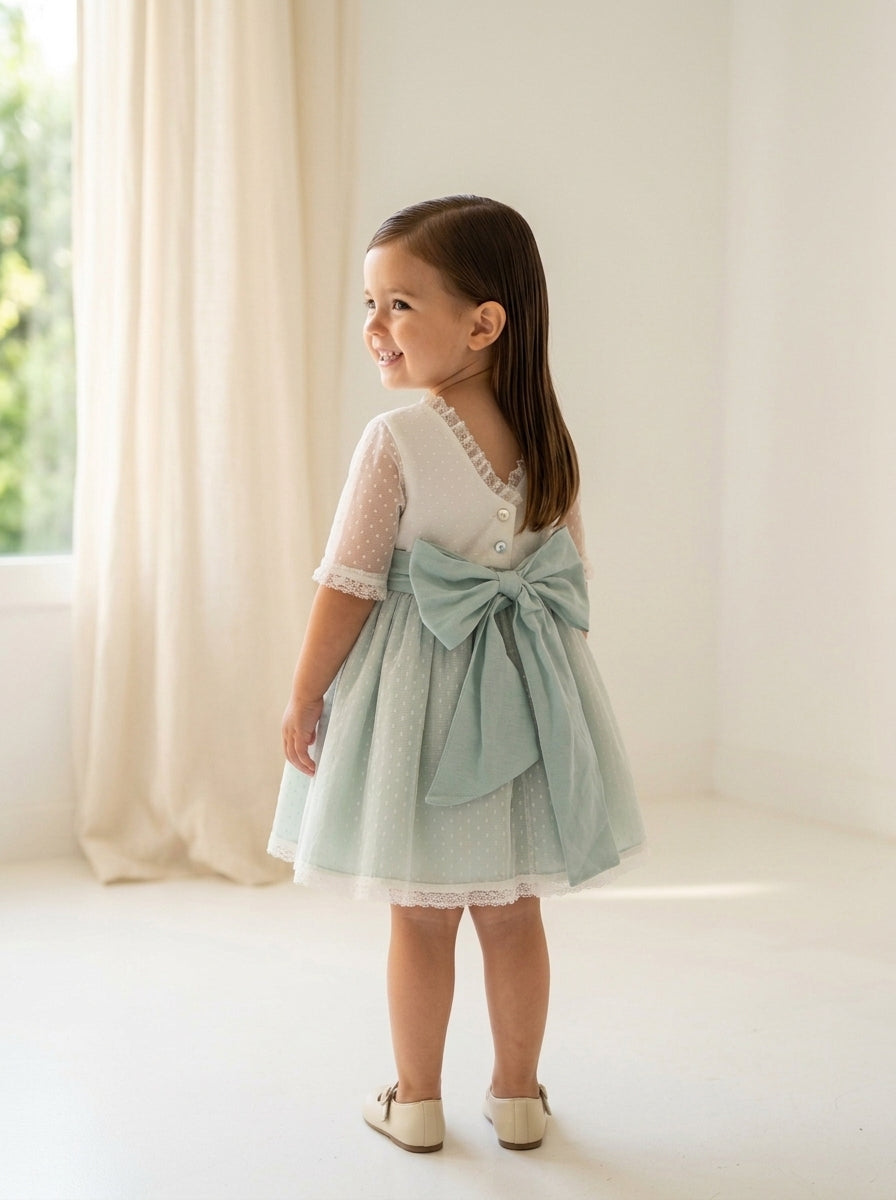 Vestido tul de plumeti y fajin e interior lino