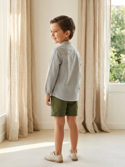 Camisa rayas y short verde