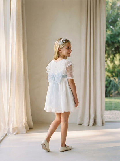Vestido tul de plumeti blanco roto y lazo celeste