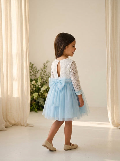 Vestido encaje blanco y falda tul celeste