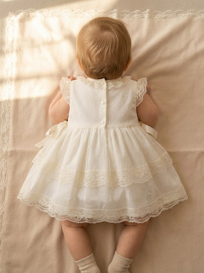Vestido de tul beig con capota