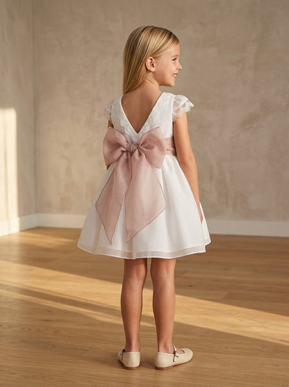 Vestido blanco organza rayada m/corta fajin rosa