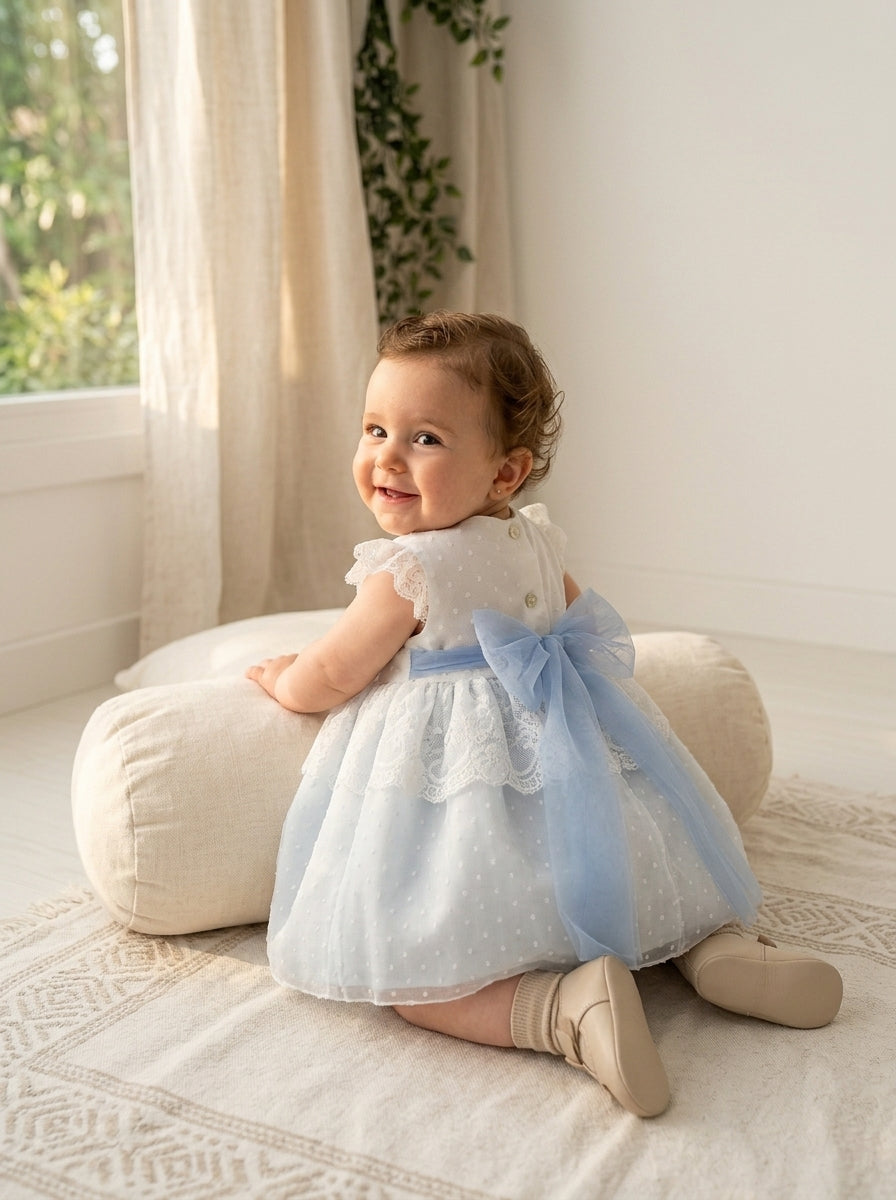 Vestido tul de plumeti azul con volante