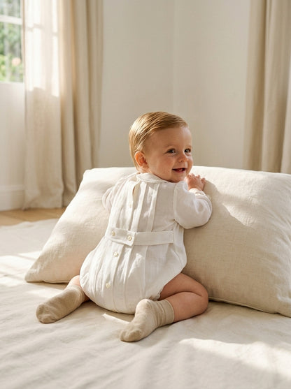 Pelele organza beig con topos bordados
