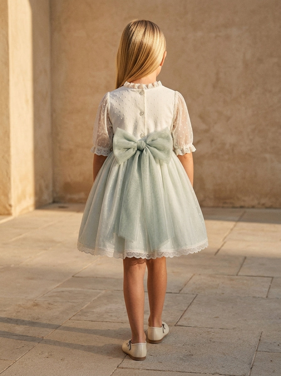 Vestido tul verde manga francesa