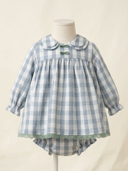 Jesusito cuadros azules con puntilla verde