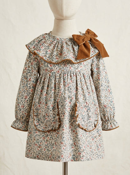 Vestido flores azules y marrones con volante