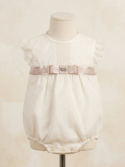 Pelele organza beige bordada cinta de raso tostada