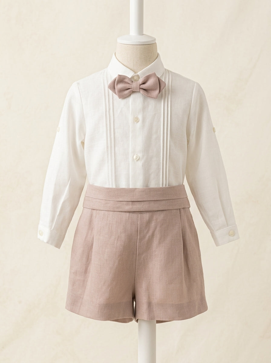 Conjunto camisa lino beig, short rosa empolvado, fajin y pajarita